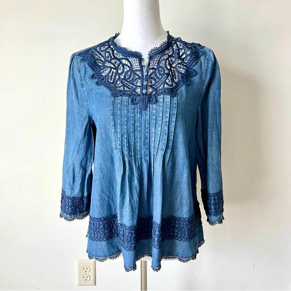ANTHROPOLOGIE HOLDING HORSES Perra Chambray Lace Swing Top—SZ. 6
